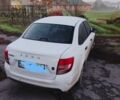 Белый ВАЗ Гранта, объемом двигателя 1 л и пробегом 190 тыс. км за 3000 $, фото 1 на Automoto.ua