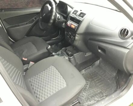 Белый ВАЗ Гранта, объемом двигателя 1.6 л и пробегом 202 тыс. км за 3650 $, фото 6 на Automoto.ua