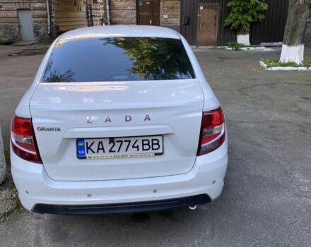 Белый ВАЗ Гранта, объемом двигателя 1.6 л и пробегом 23 тыс. км за 8000 $, фото 1 на Automoto.ua