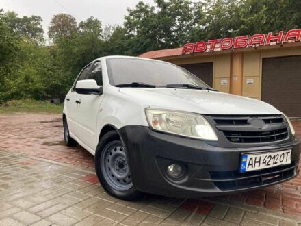 Белый ВАЗ Гранта, объемом двигателя 1.6 л и пробегом 110 тыс. км за 2750 $, фото 1 на Automoto.ua