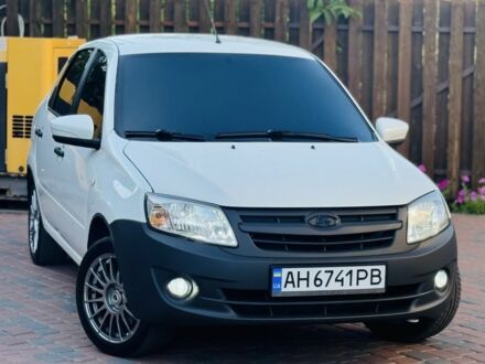ВАЗ Гранта 2015 у Павлограде на Automoto.ua Білий ВАЗ Гранта, об'ємом двигуна 1.6 л та пробігом 70 тис. км за 4199 $, фото 1 на Automoto.ua