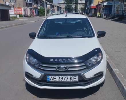 Білий ВАЗ Гранта, об'ємом двигуна 1.6 л та пробігом 120 тис. км за 5000 $, фото 1 на Automoto.ua