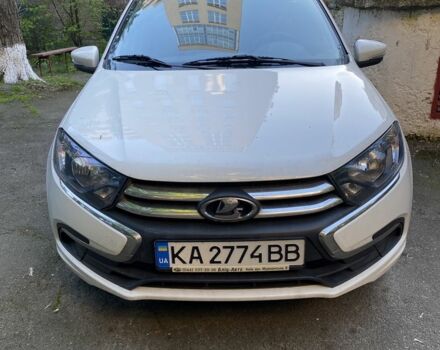 Белый ВАЗ Гранта, объемом двигателя 1.6 л и пробегом 23 тыс. км за 8000 $, фото 1 на Automoto.ua