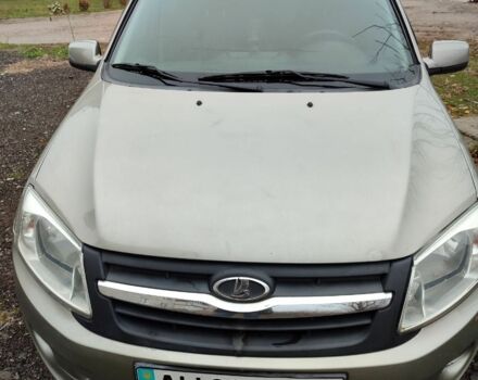 Бежевий ВАЗ Гранта, об'ємом двигуна 1.6 л та пробігом 120 тис. км за 3699 $, фото 1 на Automoto.ua