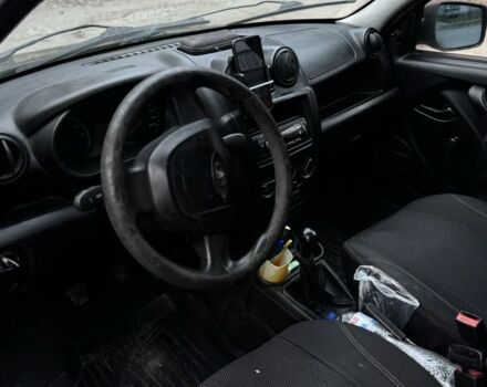 Черный ВАЗ Гранта, объемом двигателя 1.6 л и пробегом 257 тыс. км за 2750 $, фото 4 на Automoto.ua