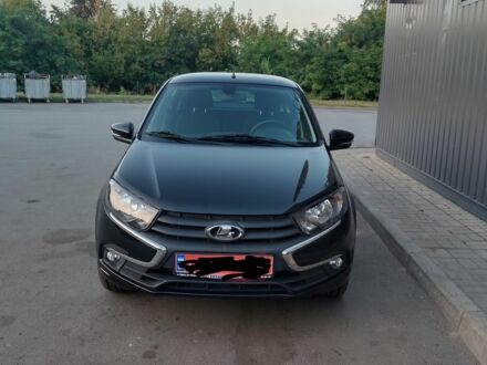 ВАЗ Гранта 2021 у Полтаві на Automoto.ua Чорний ВАЗ Гранта, об'ємом двигуна 1.6 л та пробігом 57 тис. км за 10400 $, фото 1 на Automoto.ua