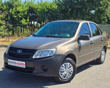 Коричневий ВАЗ Гранта, об'ємом двигуна 1.6 л та пробігом 226 тис. км за 3499 $, фото 1 на Automoto.ua