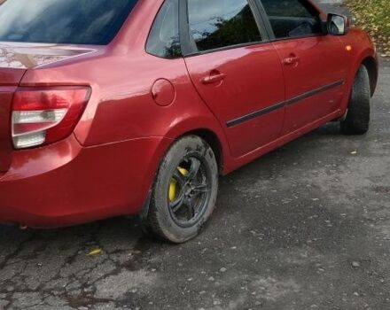 ВАЗ Гранта 2013 у Хороле на Automoto.ua Червоний ВАЗ Гранта, об'ємом двигуна 1.6 л та пробігом 175 тис. км за 2650 $, фото 3 на Automoto.ua