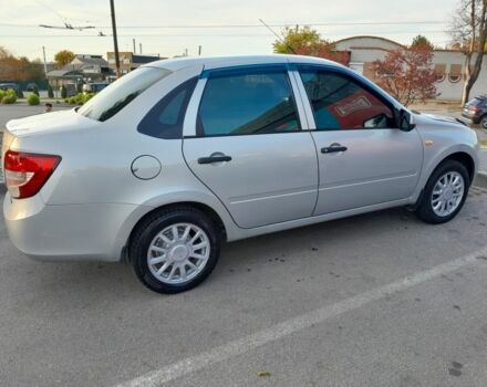 Серый ВАЗ Гранта, объемом двигателя 1.6 л и пробегом 198 тыс. км за 3200 $, фото 1 на Automoto.ua