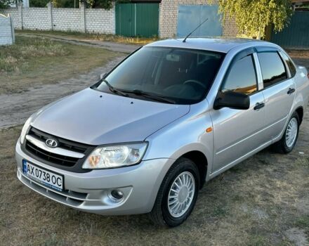 Сірий ВАЗ Гранта, об'ємом двигуна 1.6 л та пробігом 132 тис. км за 3200 $, фото 1 на Automoto.ua