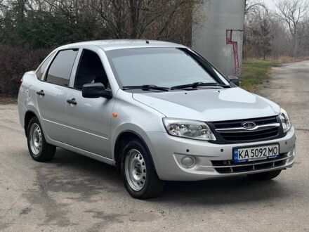 Серый ВАЗ Гранта, объемом двигателя 1.6 л и пробегом 77 тыс. км за 4500 $, фото 1 на Automoto.ua