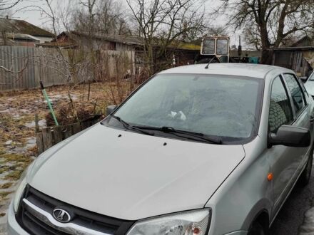ВАЗ Гранта 2013 у Конотопе на Automoto.ua Сірий ВАЗ Гранта, об'ємом двигуна 0 л та пробігом 173 тис. км за 3600 $, фото 1 на Automoto.ua