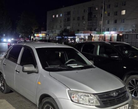 Сірий ВАЗ Гранта, об'ємом двигуна 1.6 л та пробігом 201 тис. км за 2897 $, фото 1 на Automoto.ua
