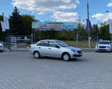 Серый ВАЗ Гранта, объемом двигателя 1.6 л и пробегом 60 тыс. км за 4999 $, фото 1 на Automoto.ua