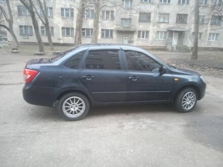 Синий ВАЗ Гранта, объемом двигателя 1.6 л и пробегом 110 тыс. км за 3200 $, фото 1 на Automoto.ua