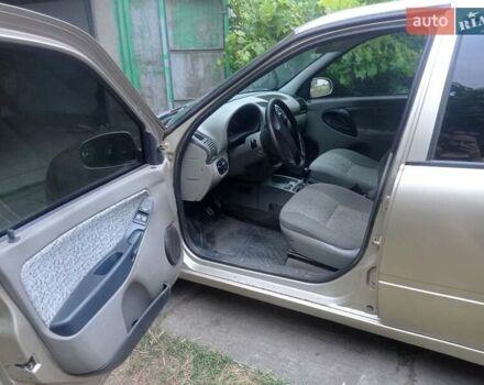 Бежевый ВАЗ Калина, объемом двигателя 1.6 л и пробегом 220 тыс. км за 1800 $, фото 5 на Automoto.ua