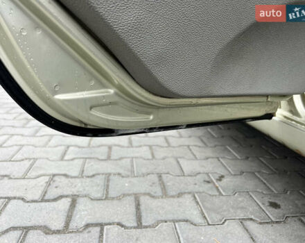 Бежевый ВАЗ Калина, объемом двигателя 1.4 л и пробегом 81 тыс. км за 2150 $, фото 16 на Automoto.ua