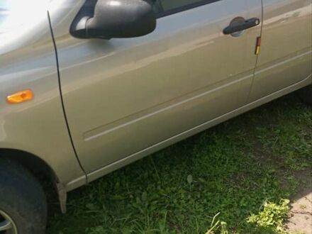 Бежевий ВАЗ Калина, об'ємом двигуна 1.6 л та пробігом 100 тис. км за 2000 $, фото 1 на Automoto.ua