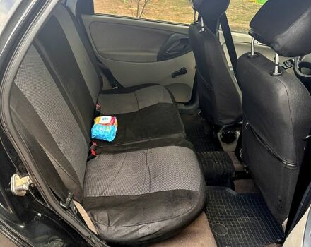 Черный ВАЗ Kalina, объемом двигателя 1.4 л и пробегом 134 тыс. км за 2200 $, фото 9 на Automoto.ua