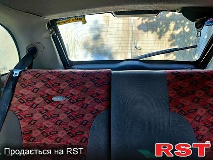 Червоний ВАЗ Kalina, об'ємом двигуна 1.6 л та пробігом 207 тис. км за 1300 $, фото 5 на Automoto.ua