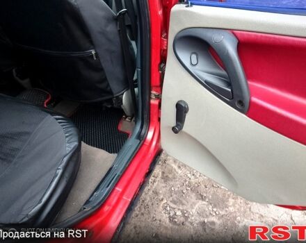 Червоний ВАЗ Kalina, об'ємом двигуна 1.6 л та пробігом 210 тис. км за 2100 $, фото 11 на Automoto.ua