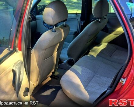 Красный ВАЗ Kalina, объемом двигателя 1.4 л и пробегом 220 тыс. км за 1450 $, фото 2 на Automoto.ua