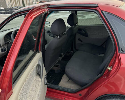 Красный ВАЗ Калина, объемом двигателя 1.6 л и пробегом 200 тыс. км за 2000 $, фото 9 на Automoto.ua