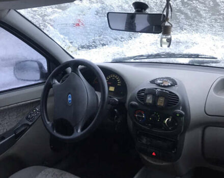 Красный ВАЗ Калина, объемом двигателя 1.6 л и пробегом 240 тыс. км за 2000 $, фото 6 на Automoto.ua