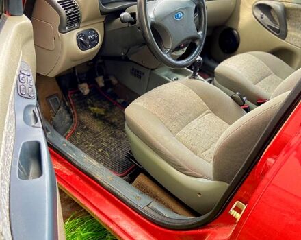 Красный ВАЗ Kalina, объемом двигателя 1.6 л и пробегом 130 тыс. км за 1300 $, фото 2 на Automoto.ua