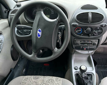 Красный ВАЗ Калина, объемом двигателя 1.6 л и пробегом 281 тыс. км за 2199 $, фото 11 на Automoto.ua