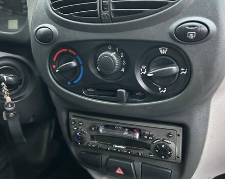 Красный ВАЗ Калина, объемом двигателя 1.6 л и пробегом 281 тыс. км за 2199 $, фото 14 на Automoto.ua