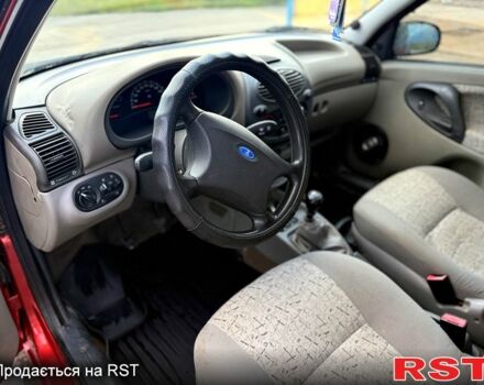 Красный ВАЗ Kalina, объемом двигателя 1.6 л и пробегом 100 тыс. км за 2000 $, фото 6 на Automoto.ua