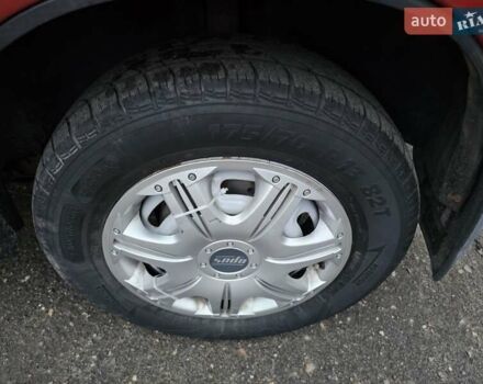 Красный ВАЗ Калина, объемом двигателя 1.6 л и пробегом 180 тыс. км за 2250 $, фото 4 на Automoto.ua