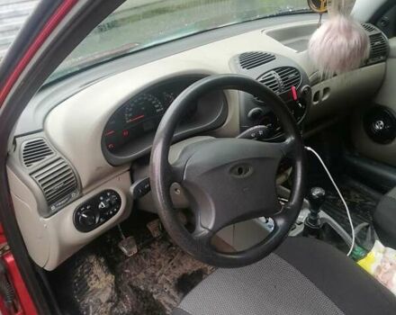 Красный ВАЗ Калина, объемом двигателя 1.6 л и пробегом 238 тыс. км за 2200 $, фото 2 на Automoto.ua