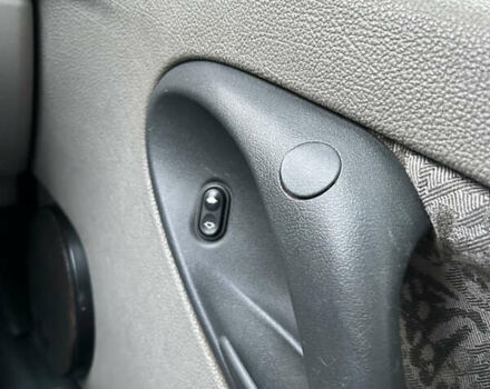 Красный ВАЗ Калина, объемом двигателя 1.6 л и пробегом 281 тыс. км за 2199 $, фото 17 на Automoto.ua