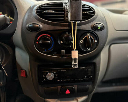 Красный ВАЗ Калина, объемом двигателя 1.6 л и пробегом 236 тыс. км за 1900 $, фото 11 на Automoto.ua