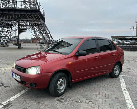 Красный ВАЗ Калина, объемом двигателя 1.6 л и пробегом 281 тыс. км за 2199 $, фото 1 на Automoto.ua