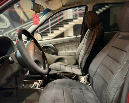 Красный ВАЗ Калина, объемом двигателя 1.6 л и пробегом 236 тыс. км за 1900 $, фото 7 на Automoto.ua