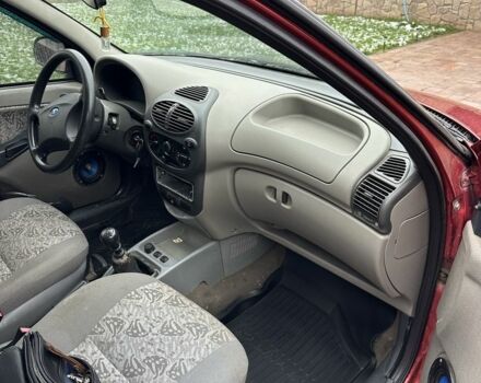 Красный ВАЗ Калина, объемом двигателя 1.6 л и пробегом 180 тыс. км за 1100 $, фото 4 на Automoto.ua