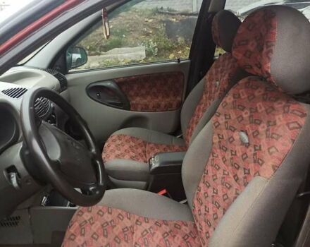 Красный ВАЗ Калина, объемом двигателя 1.6 л и пробегом 180 тыс. км за 1850 $, фото 2 на Automoto.ua