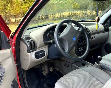 Красный ВАЗ Kalina, объемом двигателя 1.6 л и пробегом 85 тыс. км за 2700 $, фото 2 на Automoto.ua