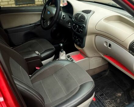 Красный ВАЗ Kalina, объемом двигателя 1.4 л и пробегом 0 тыс. км за 2700 $, фото 6 на Automoto.ua