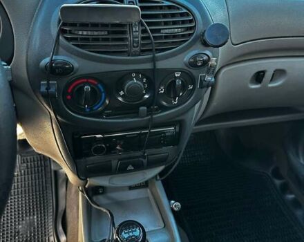 Желтый ВАЗ Калина, объемом двигателя 1.6 л и пробегом 242 тыс. км за 2500 $, фото 7 на Automoto.ua