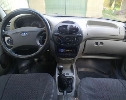 Желтый ВАЗ Калина, объемом двигателя 1.4 л и пробегом 140 тыс. км за 1500 $, фото 4 на Automoto.ua