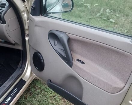 Жовтий ВАЗ Калина, об'ємом двигуна 1.6 л та пробігом 140 тис. км за 1800 $, фото 7 на Automoto.ua