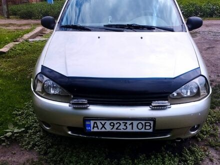 Жовтий ВАЗ Kalina, об'ємом двигуна 1.6 л та пробігом 262 тис. км за 1500 $, фото 1 на Automoto.ua