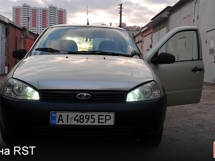 Жовтий ВАЗ Kalina, об'ємом двигуна 1.6 л та пробігом 157 тис. км за 2000 $, фото 1 на Automoto.ua