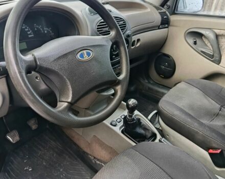 Серый ВАЗ Калина, объемом двигателя 1 л и пробегом 180 тыс. км за 2000 $, фото 5 на Automoto.ua