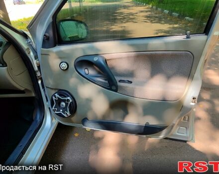 Сірий ВАЗ Kalina, об'ємом двигуна 1.6 л та пробігом 180 тис. км за 1999 $, фото 11 на Automoto.ua
