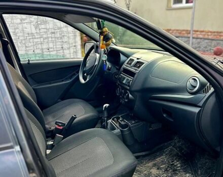 Серый ВАЗ Kalina, объемом двигателя 1.6 л и пробегом 140 тыс. км за 3899 $, фото 5 на Automoto.ua